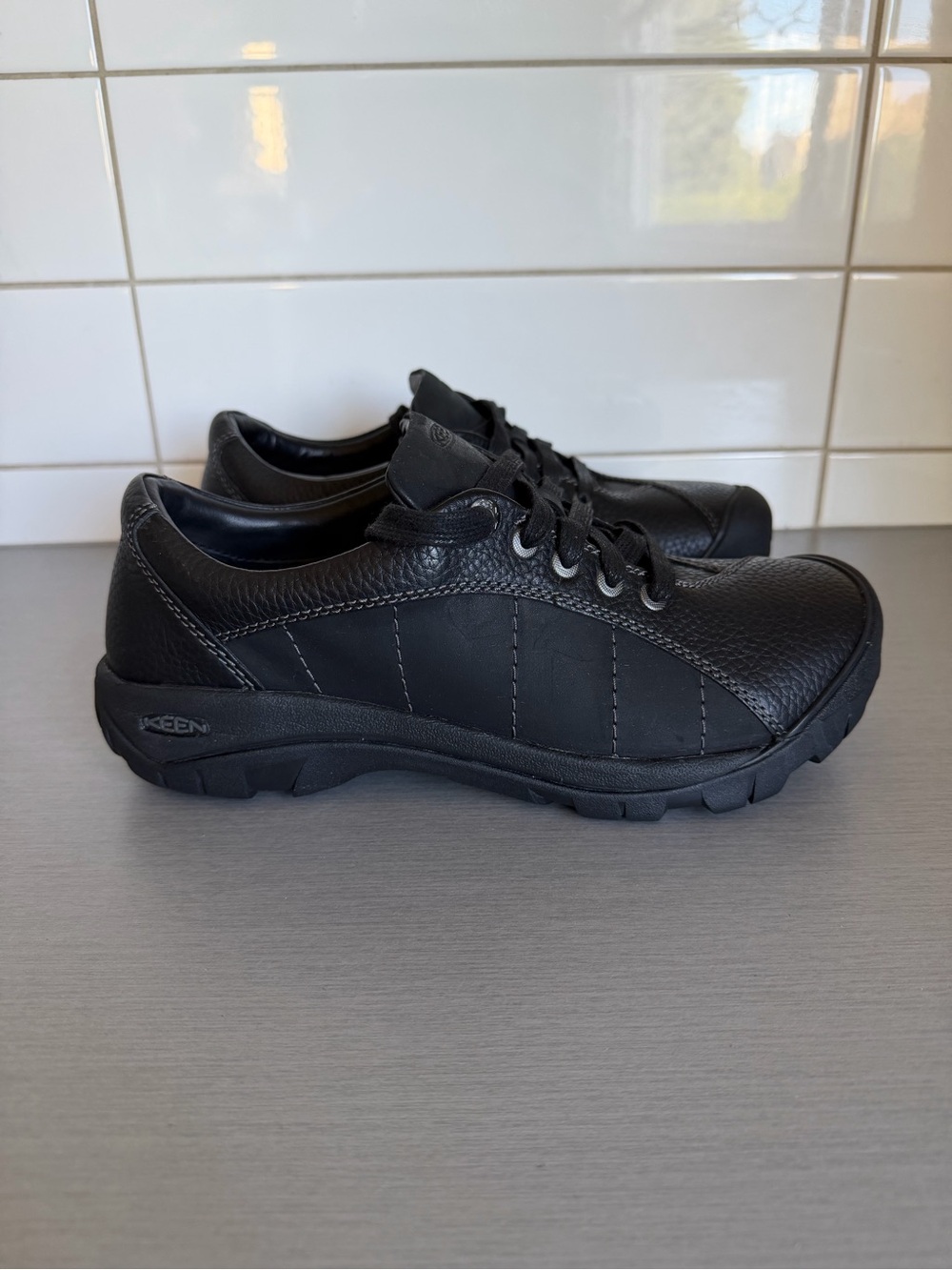 Keen Presidio Black Leather Lace-Up Casual Shoe